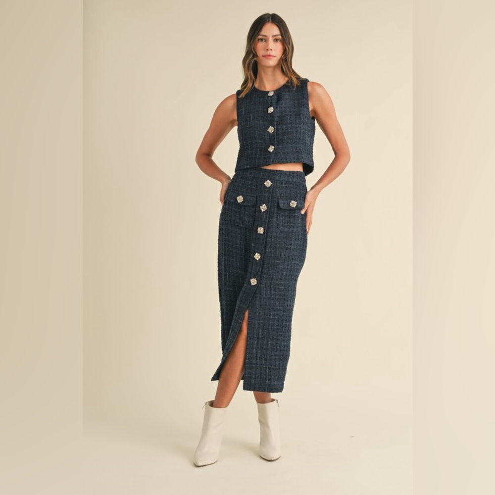 NWT Sleeveless Tweed Top and Skirt Set with Jeweled Buttons in Navy